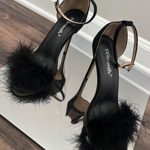 🖤Barbie Pin Up Sexy fur pump heels🖤